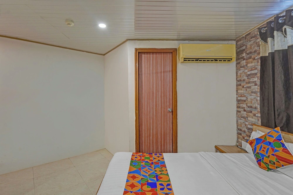 Fabhotel Liberty