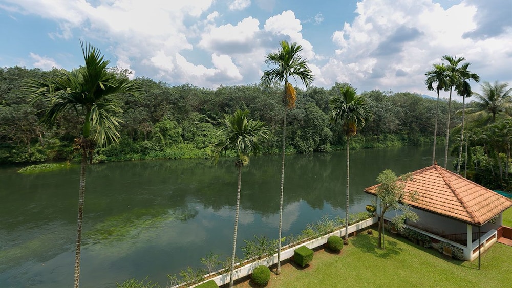 River Banks Madaparambil Resort
