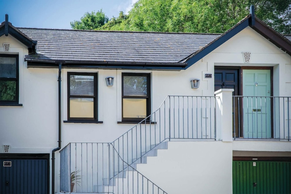 Flat 2 - 1 Bedroom Apartment - Tenby