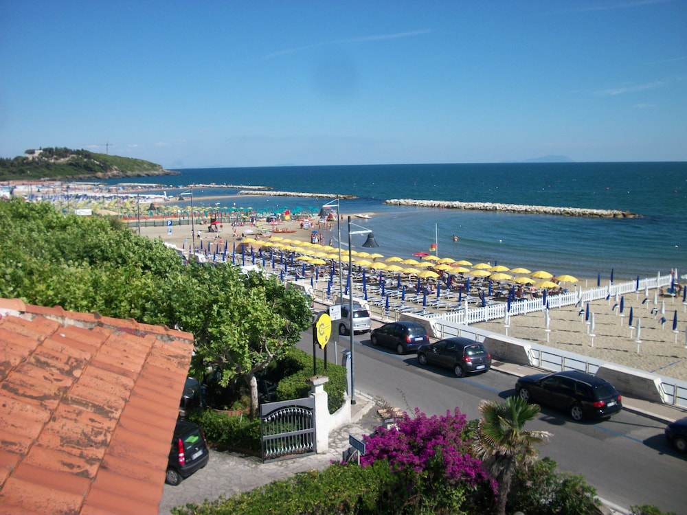 Hotel Tirreno