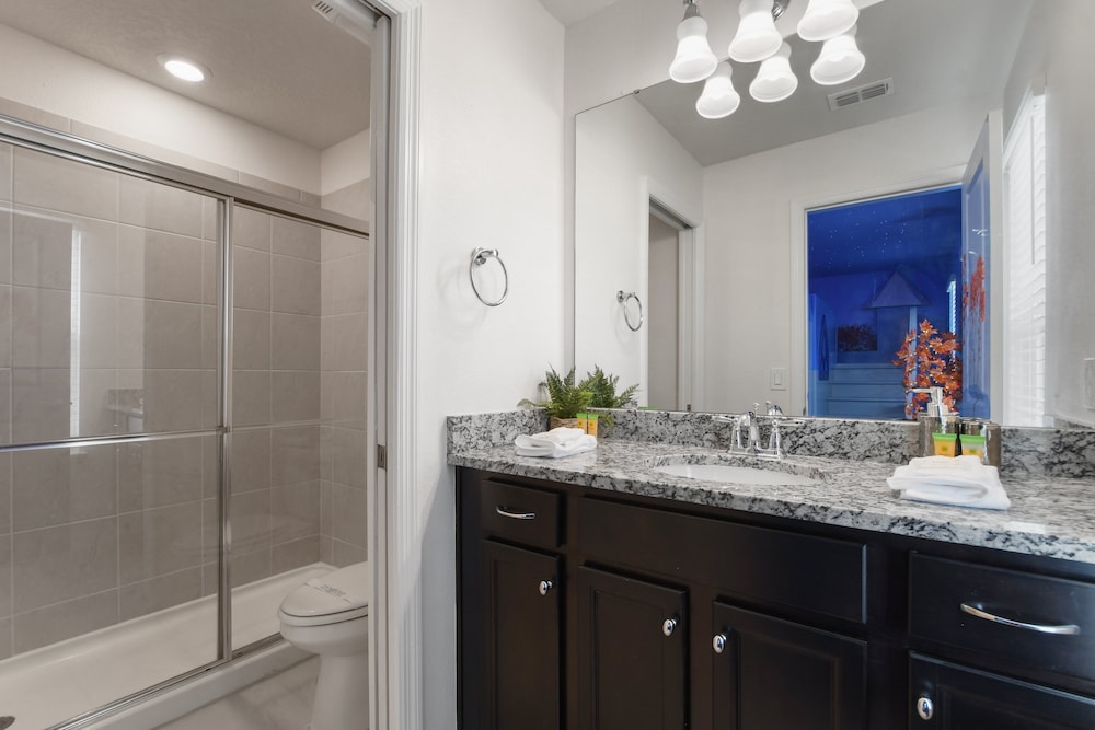 Luxury Stay: Pool, Games, Themed Rooms