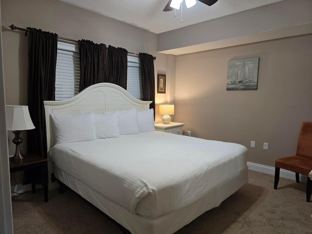 Paradise Shores 105