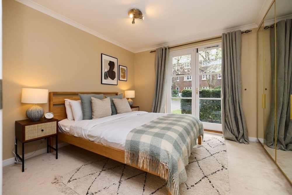 The Brompton Park Escape Bright 2bdr Flat With Patio Access