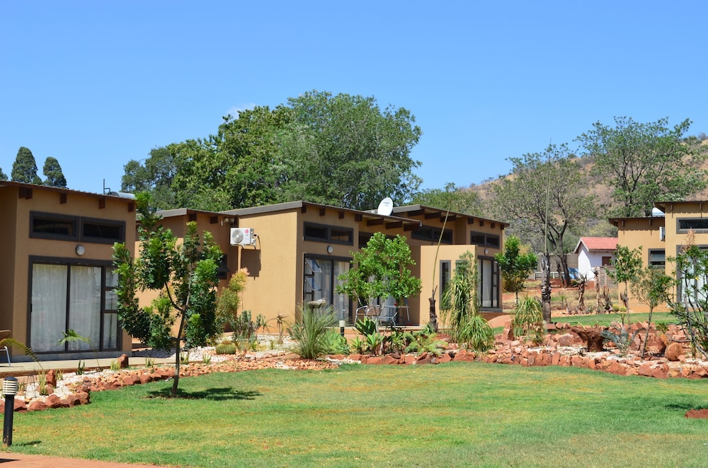 Manor Hills Guest Lodge