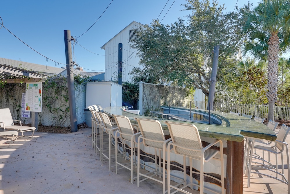 Beach Access: Port St Joe Home w/ Screened Patio!