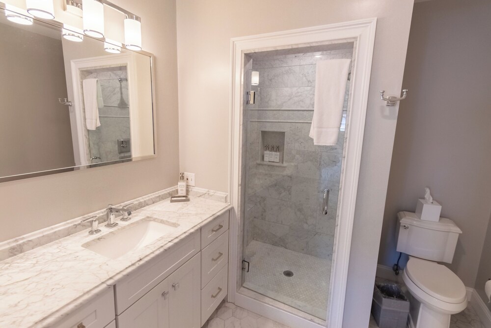 The Newport Lofts - 364 Thames Street