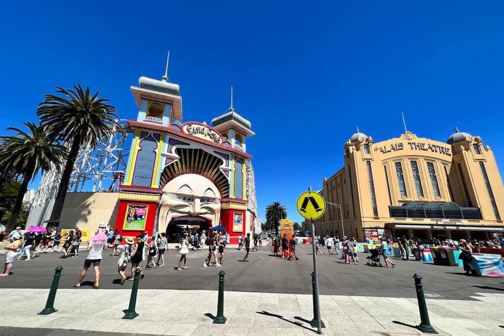 Cozy 1-bedroom Unit in St Kilda w/ Parking & Wifi