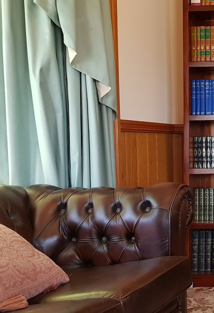 Impressive Hobby Farm Close in Bungaree