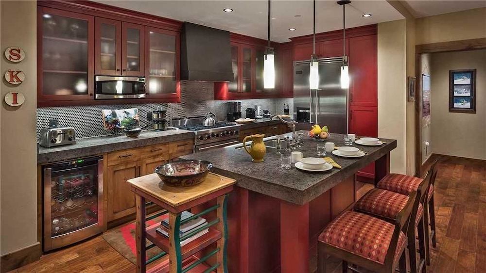 Twilight Peak 502 4 BedroomCondo By Moving Mountains