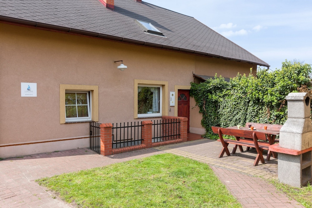 Holiday House Bursztyn by Renters view 2