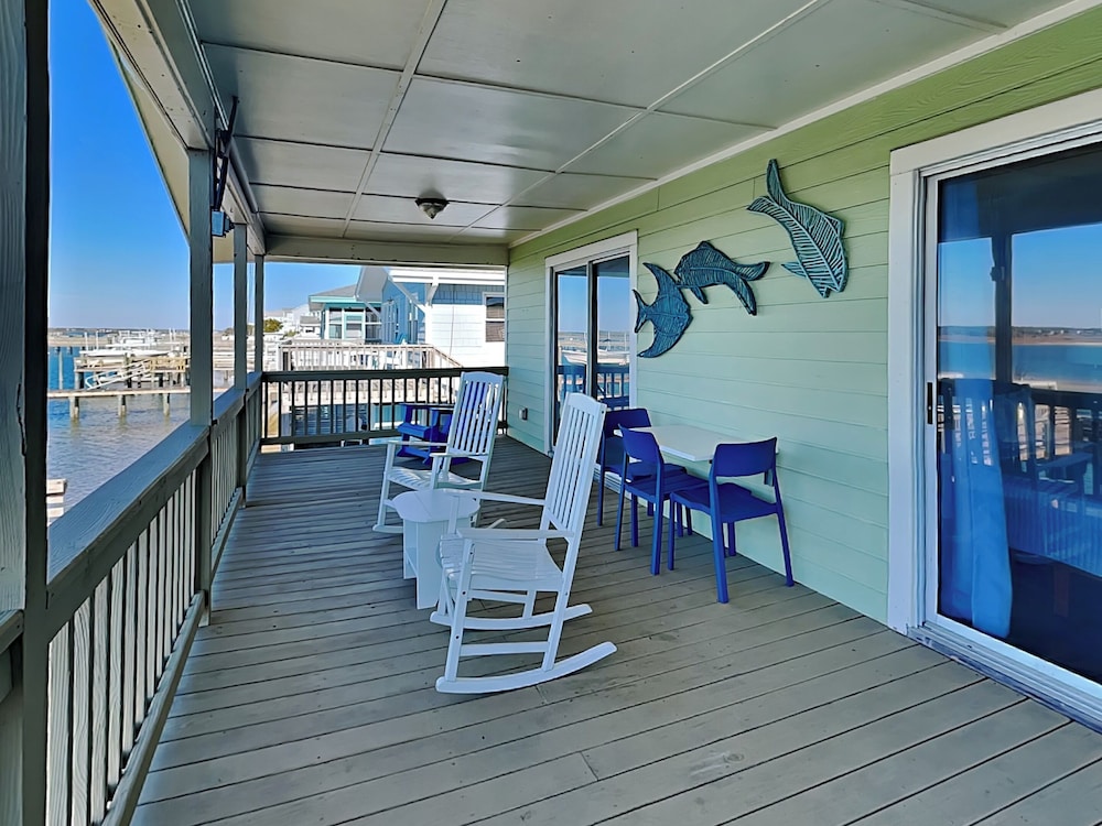Seahorse Sound by Topsail Realty