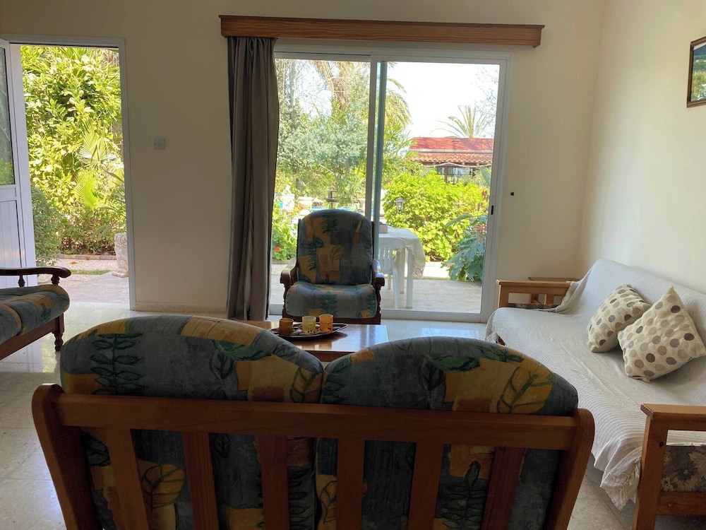Room in Guest Room - Kritos Apartments-one Bedroom