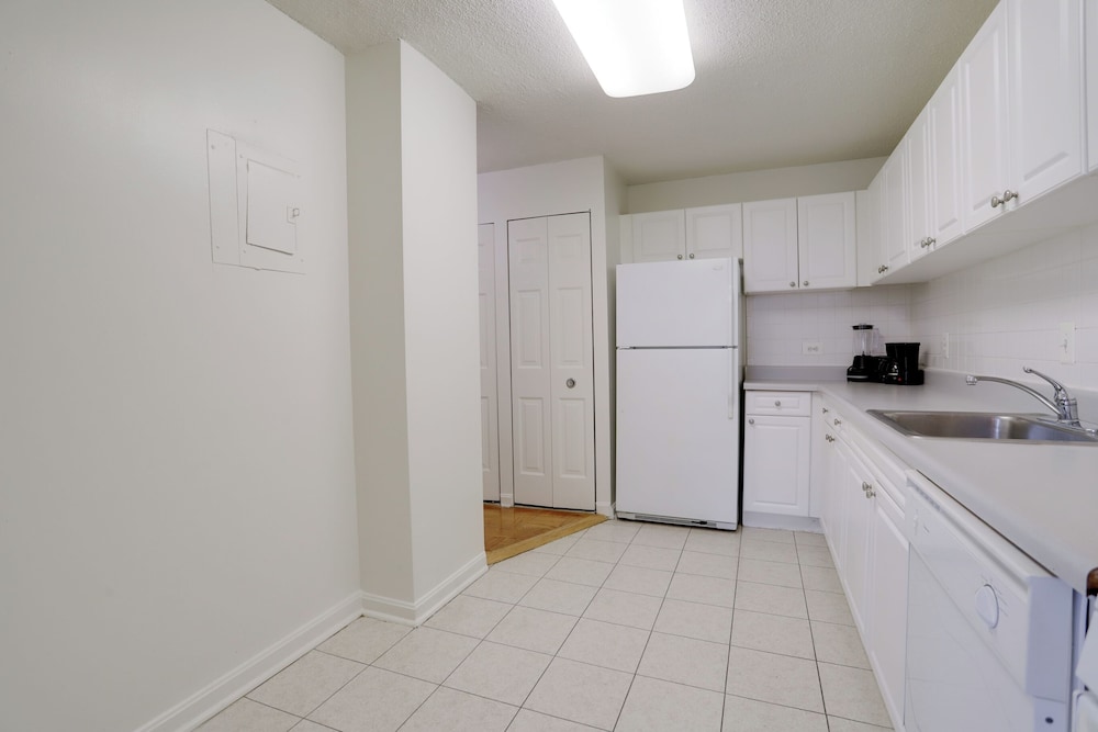 Convenient Apt Near Airport