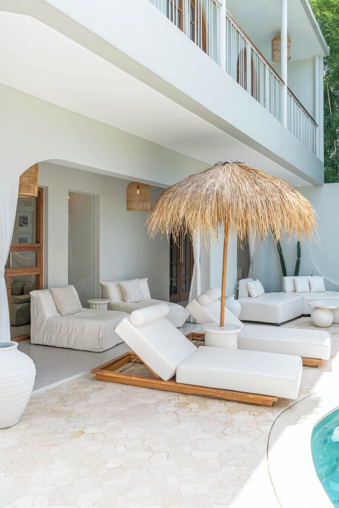 Villa Hawk