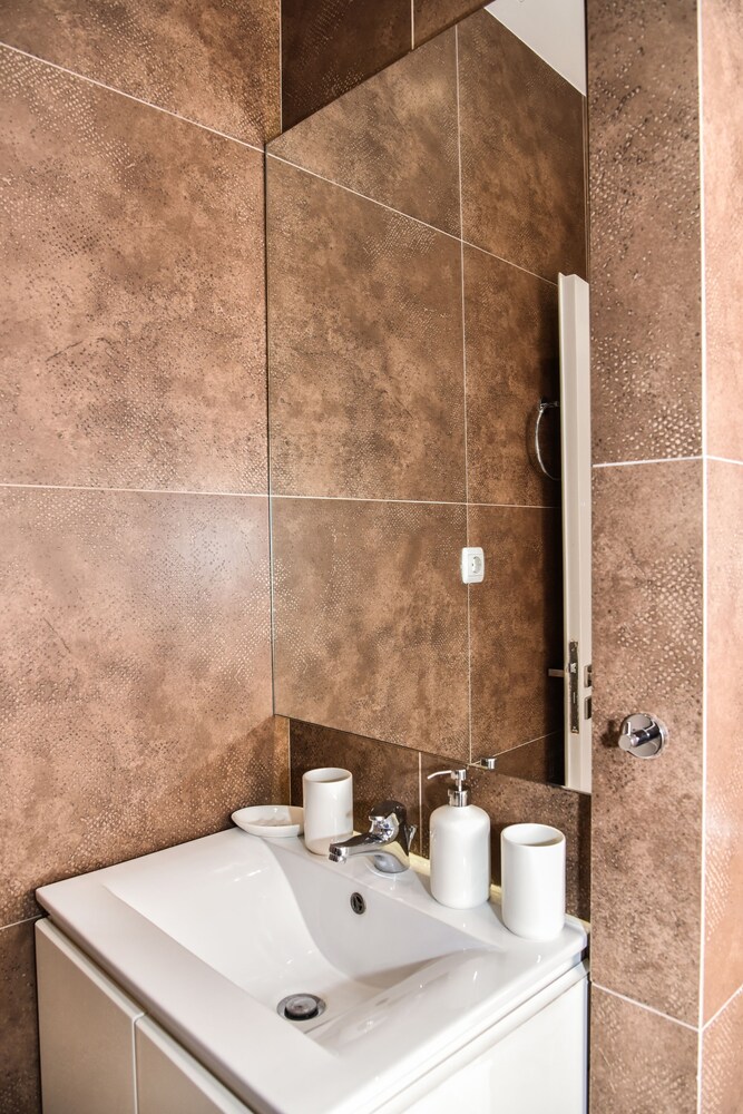 Modern  Apartment at Exarchia 1 bed 2 pers