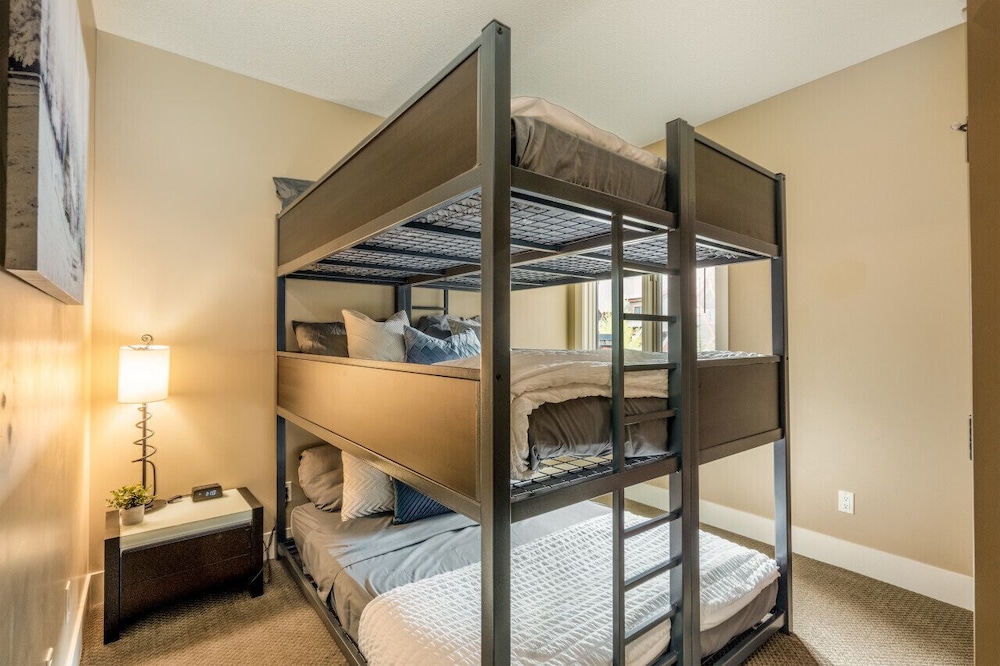 Luxury 3-Br Penthouse | INDOOR Pool & Hot Tub | Pool Table | 2 Decks + Mtn Views - Image 4