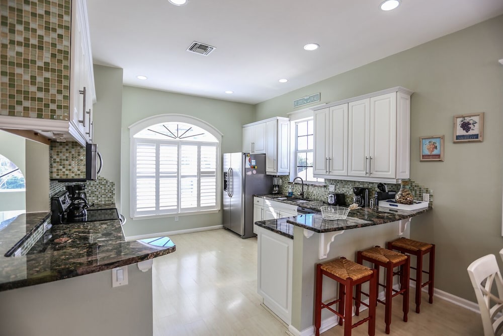 26653 Hickory Blvd view 5