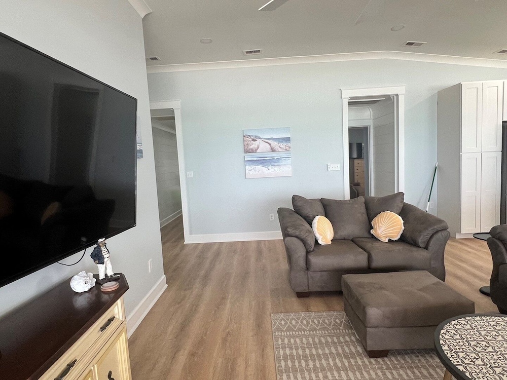Boston Commons Penthouse 5 Bedroom Condo by RedAwning