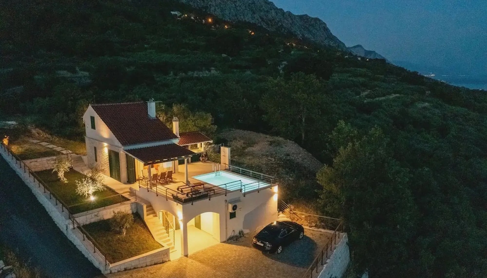 Villa Maslina Nearby Split - Crovillas