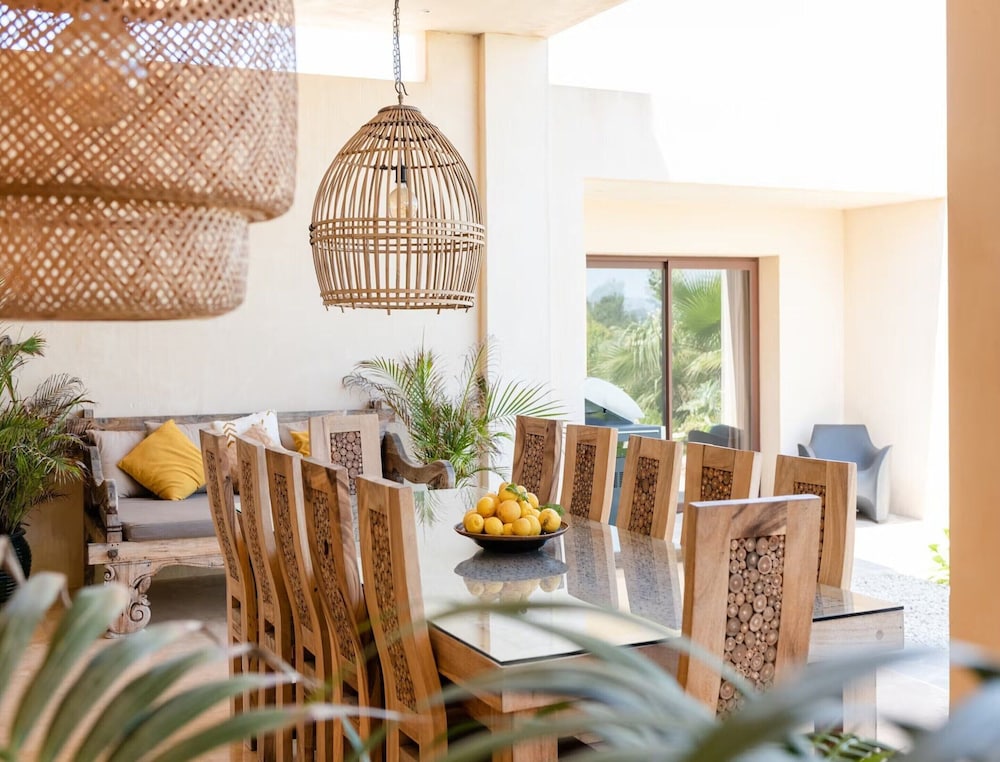 Stunning Villa With Gardens
