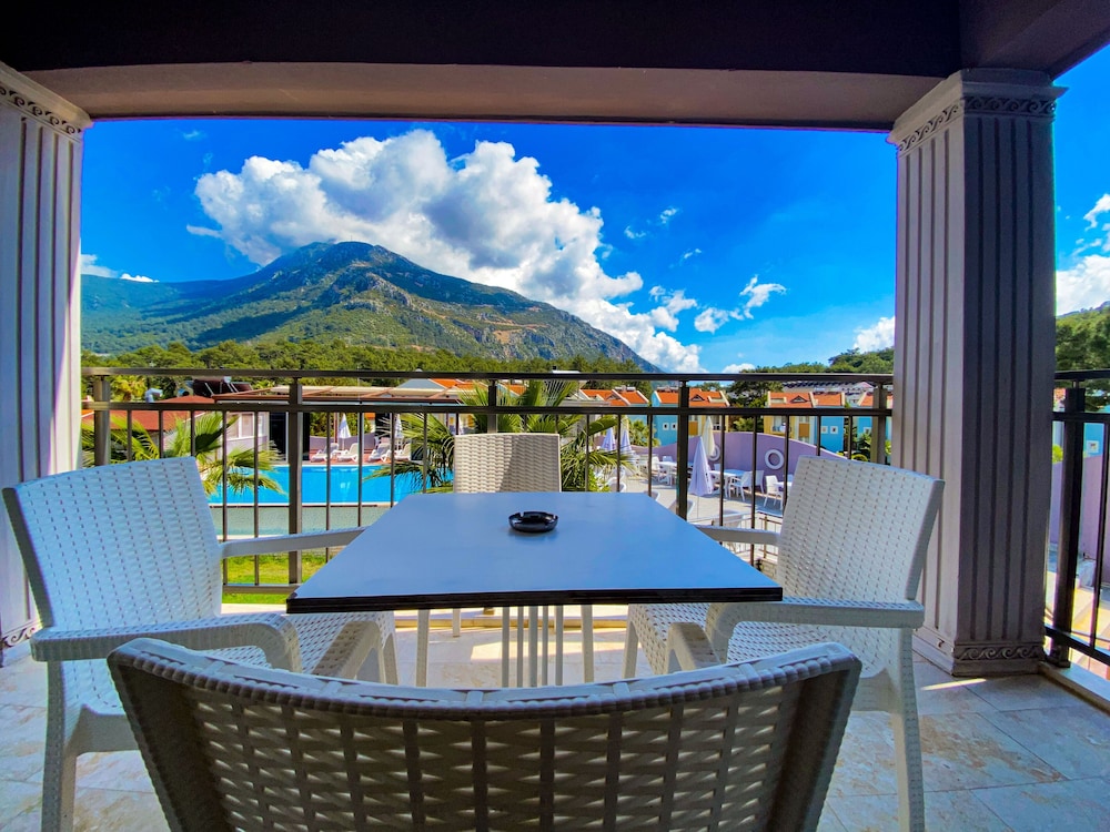 Fethiye Nokta Kaya Suit view 5