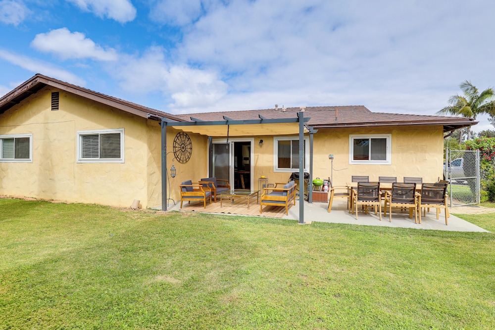 Sunny Oceanside Home w/ Patio, 5 Mi to Downtown!