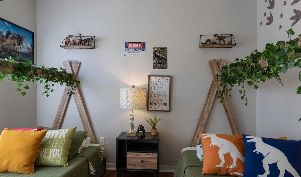Amazing Family Townhouse Minutes From the Parks