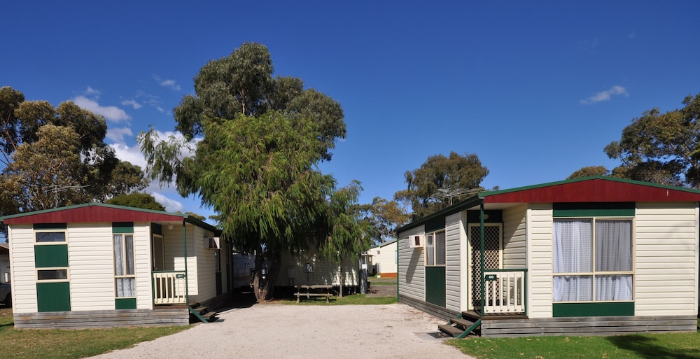 Dylene Caravan Park - 2 Br Family Cabin With Air view 3