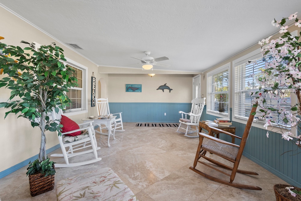 Ocean Song House