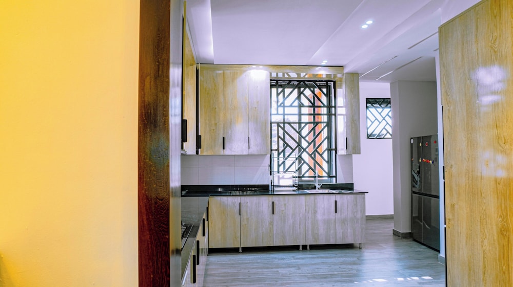 8 Guests - 4 Bedrooms - Dar Es Salaam City