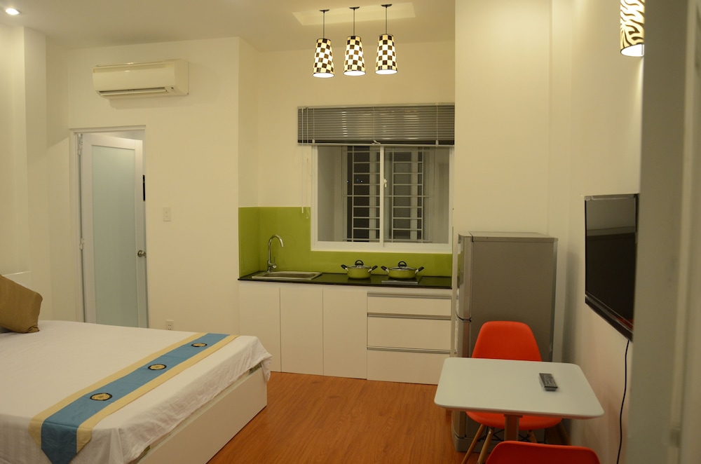 Smiley Apartment 2