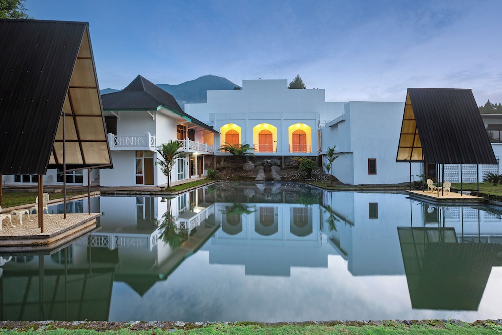 Casa De Lani Resort & Convention