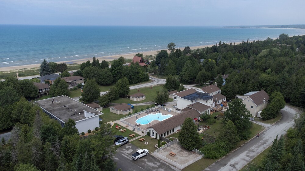 Sauble Beach Lodge