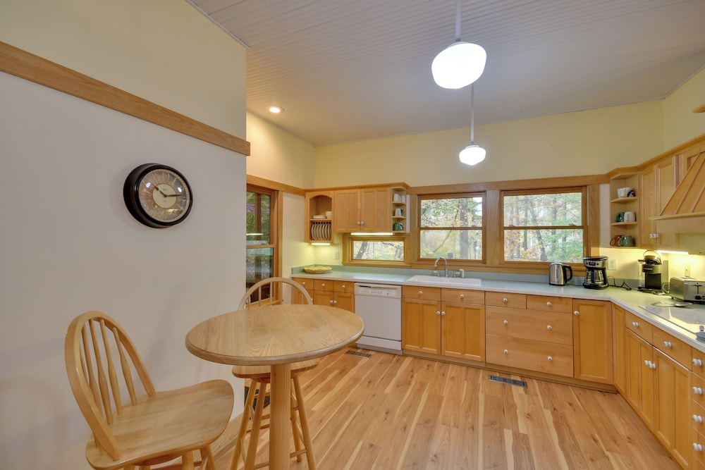 Home w/ Game Room & Rumbling Bald Resort Perks!