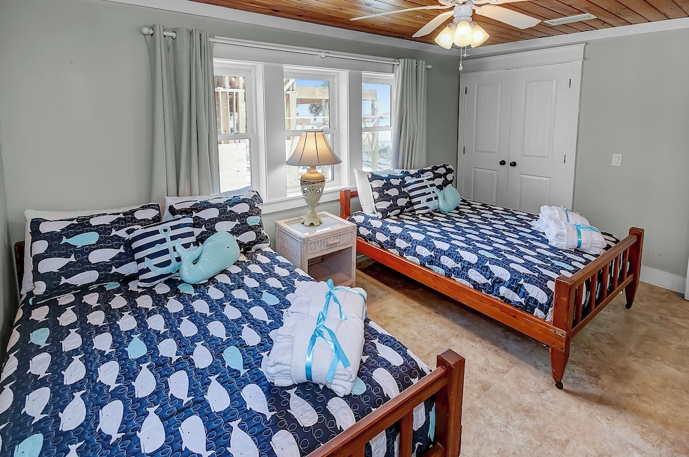 13403 Oleander Dr - Mermaid's Dream view 5