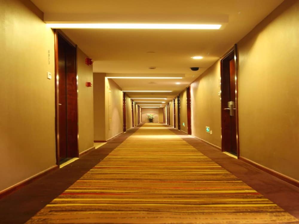 Yiwu Bai Heng Hotel
