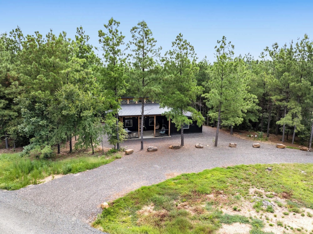 Whispering Retreat Sleeps 4