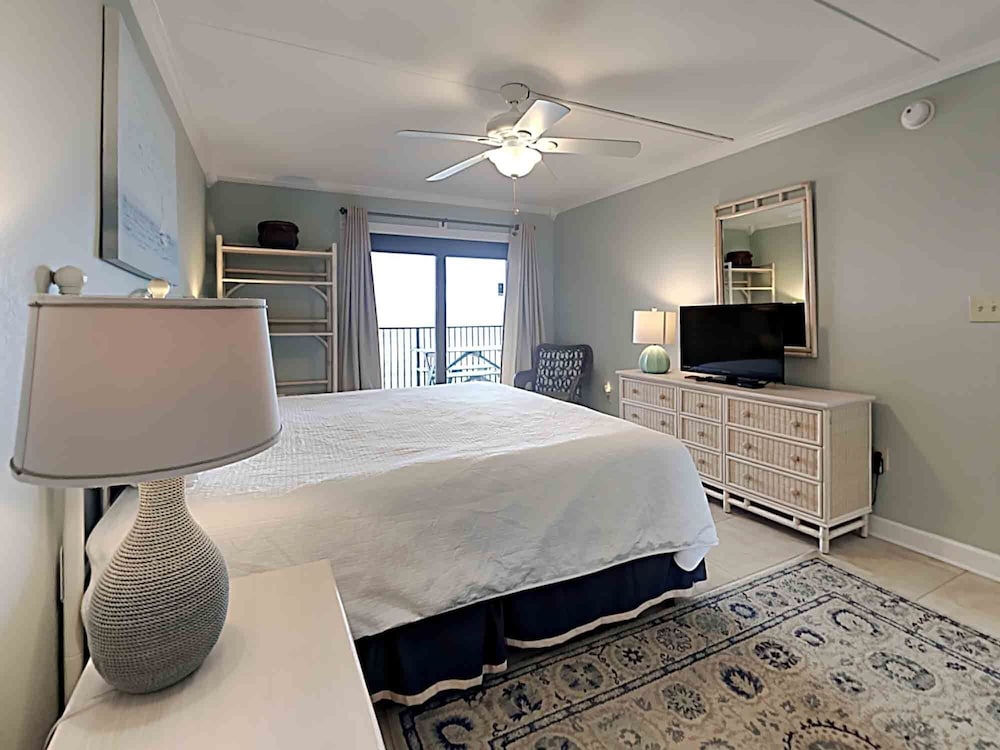 Ocean Breeze West by Southern Vacation Rentals