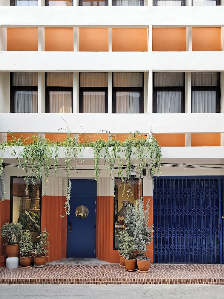 Blu Dock Restel Bangkok