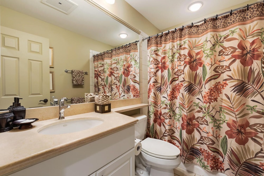 Beautifully Furnished - Hawaiian Villa - AC & Wifi! - Vrkcv