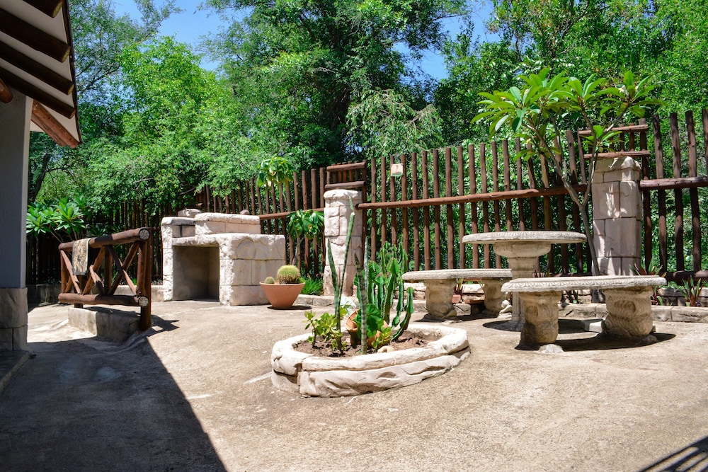 Beyond The Boma Boutique Guest