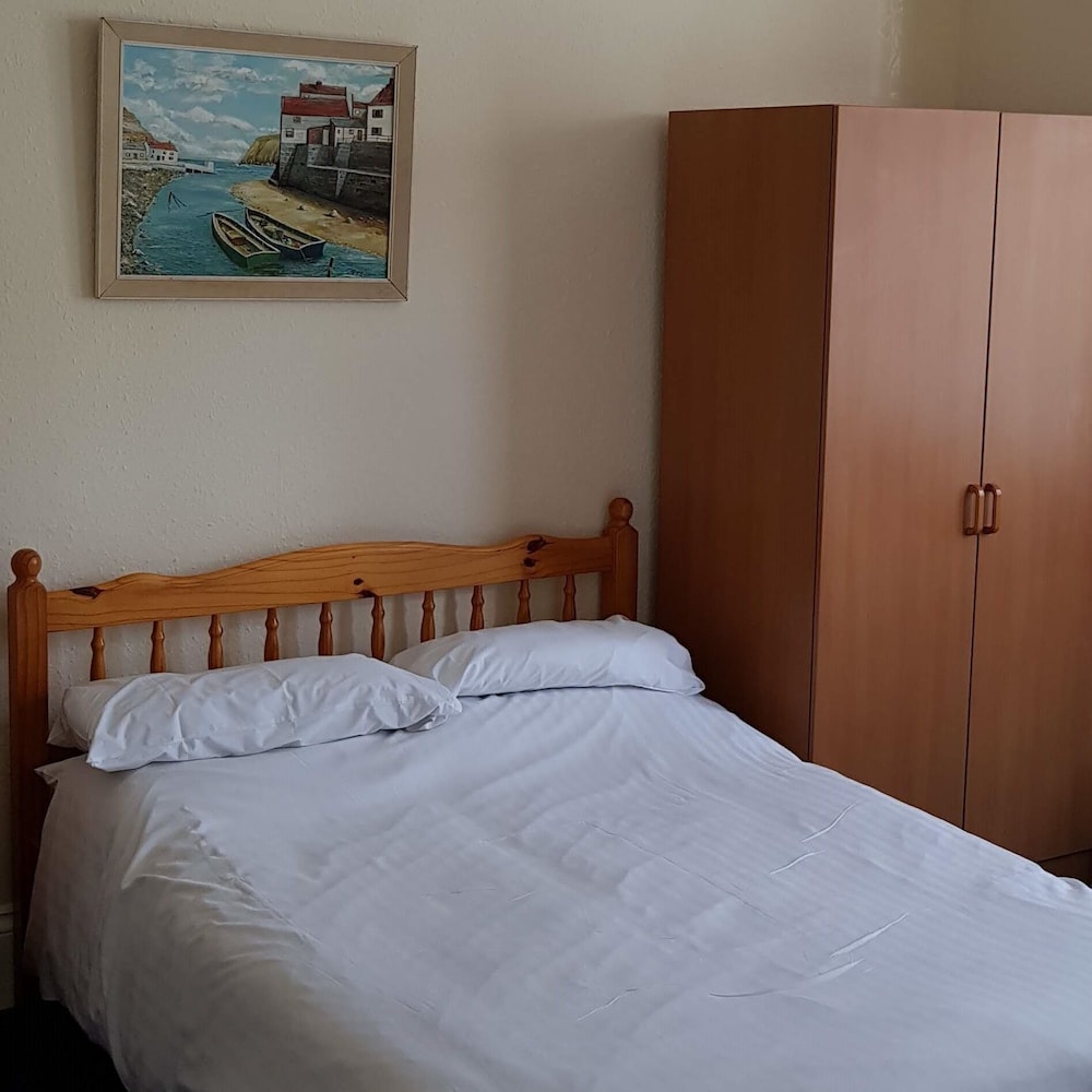 4 Berth, Ground Floor Flat, Glen Villa 1 view 4