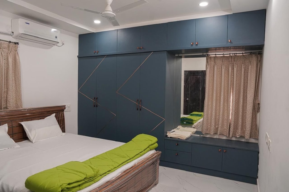 Manish Suites & Service Apartments