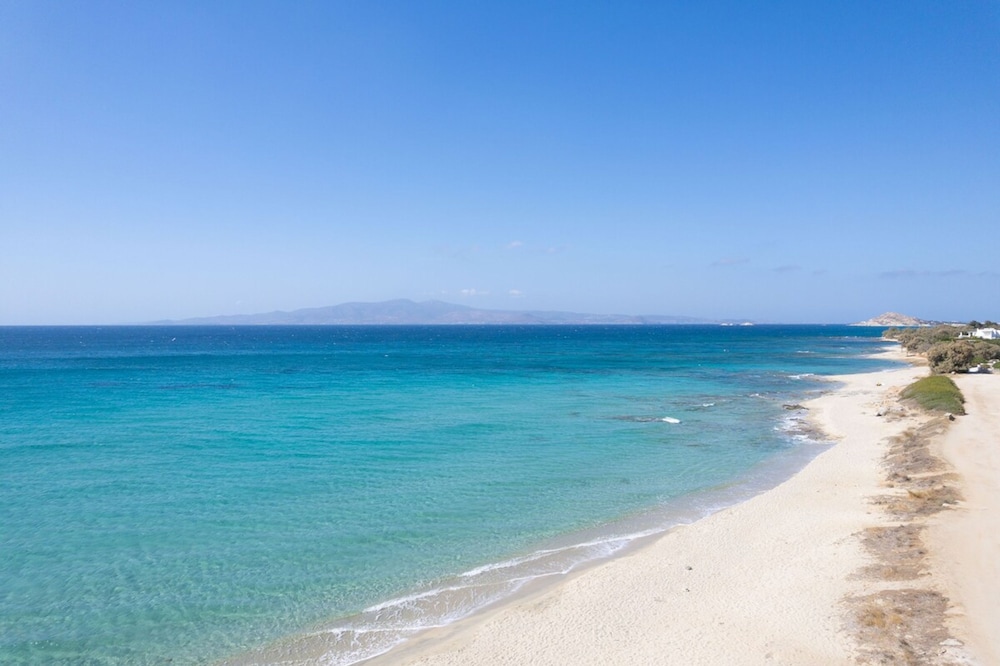 Villa Leilani 3 Bedroom Home by the Beach