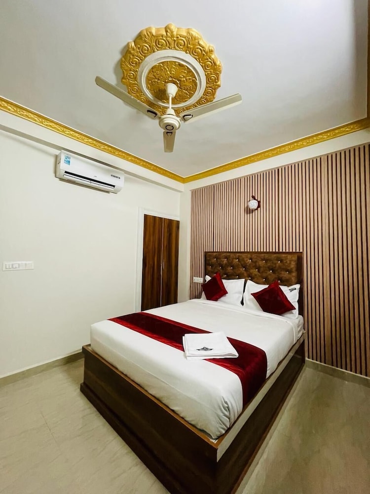 hotel boss palace