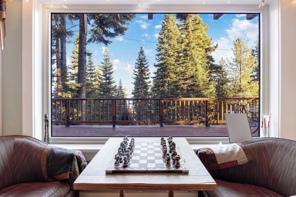 Carnelian Bay Getaway