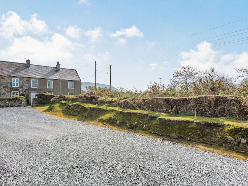 2 Sea View Cottage