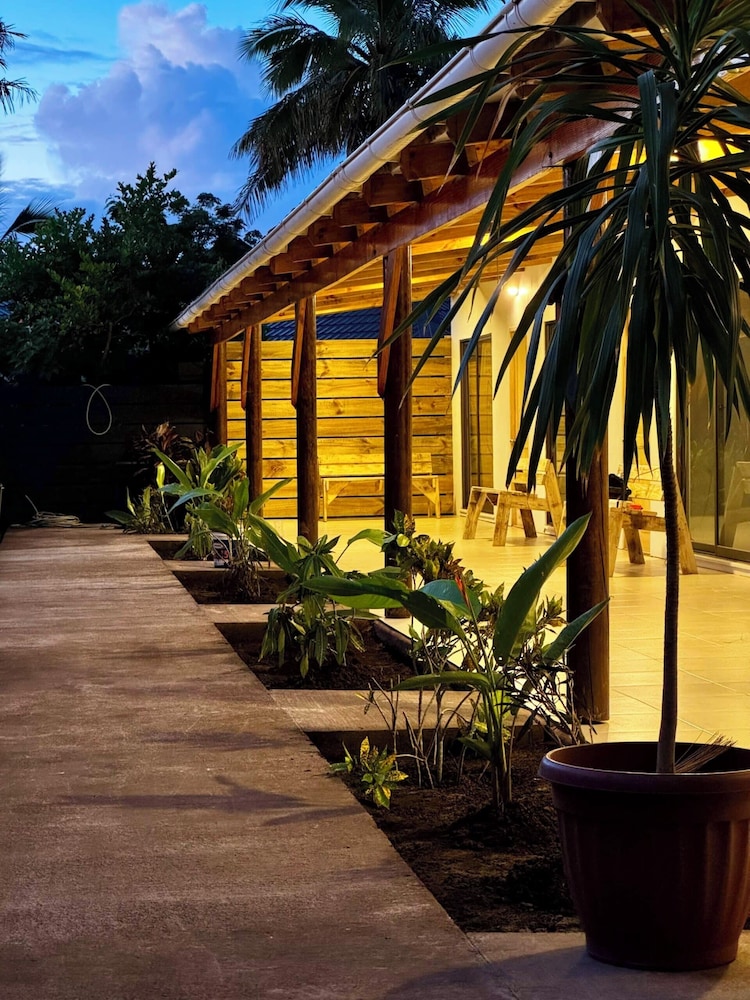 Makihi Suites