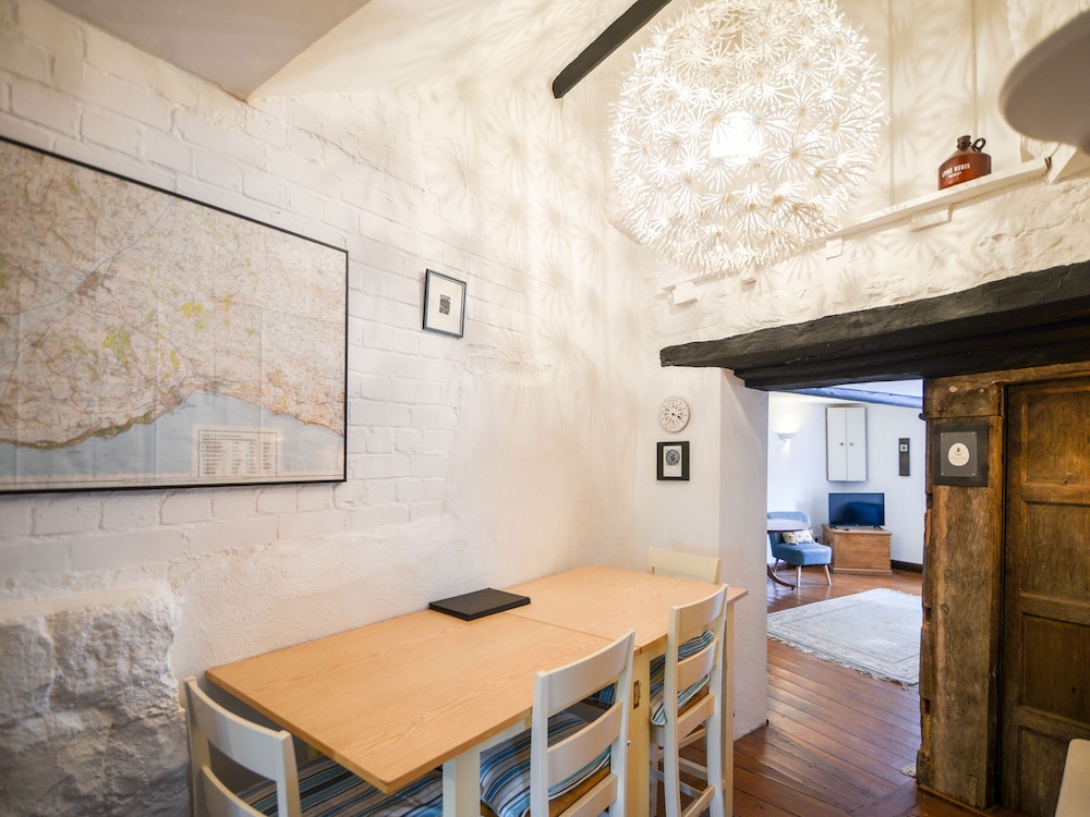 Apt 1 44/45 Coombe Street