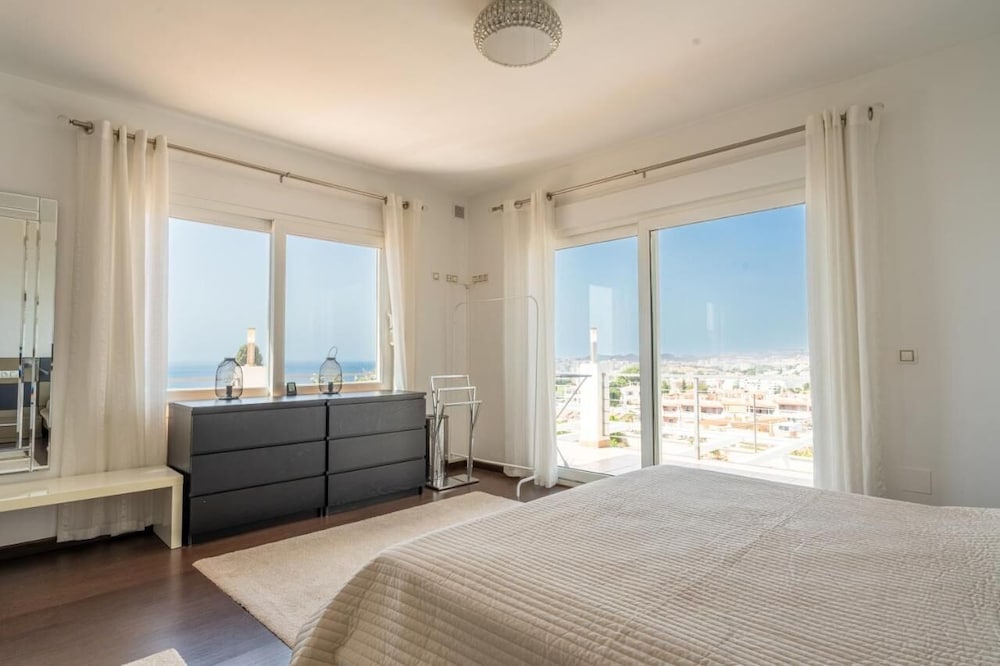 Spacious 3BR Villa with pool and views
